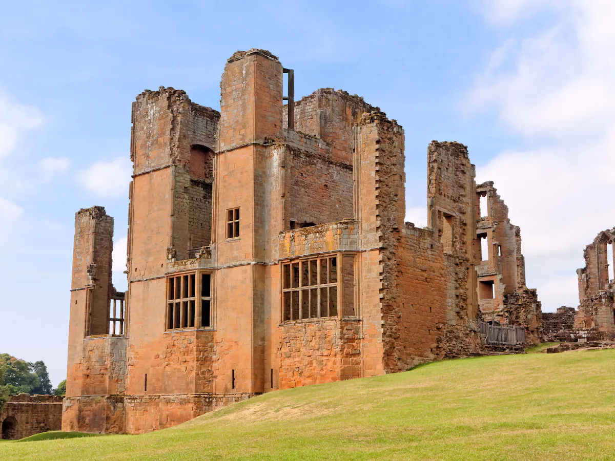 Kenilworth Castle Elizabethan Garden Visitor s Guide kenilworth-castle-elizabethan-garden-visitor-s-guide